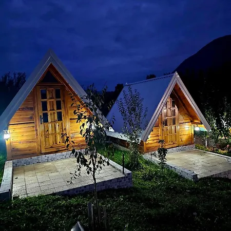 مكان تخييم Bungalovi Kula *