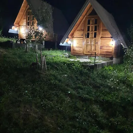مكان تخييم Bungalovi Kula